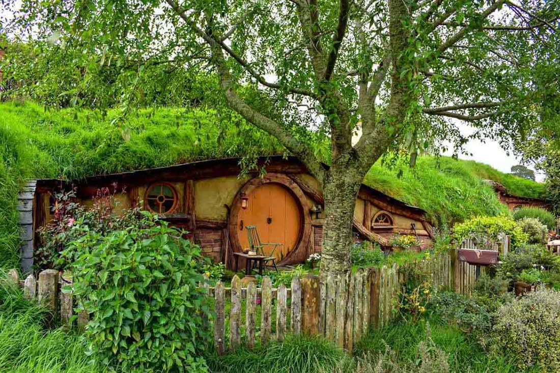 Hobbit Houses at Hobbiton Movie Set NZ